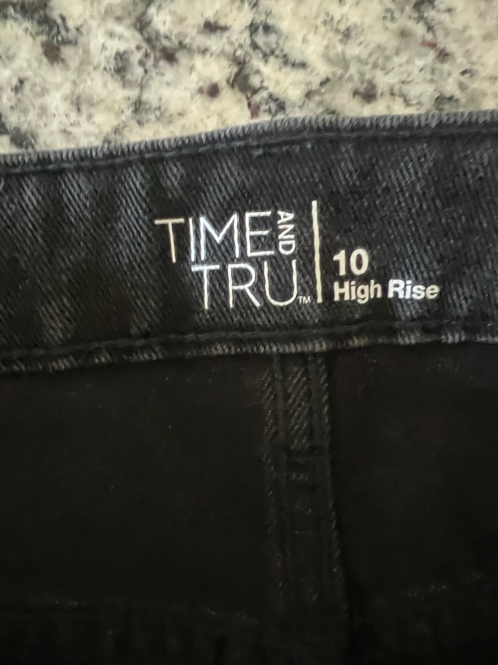 Jean High Rise Shorts - Picture 3 of 4